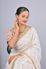 Load image into Gallery viewer, 20.46/GM ONE LAYER EMERALD BEADS MALA WITH EAR RINGS (562)