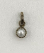 Load image into Gallery viewer, 2.90/GM PEARL PENDANT (525)