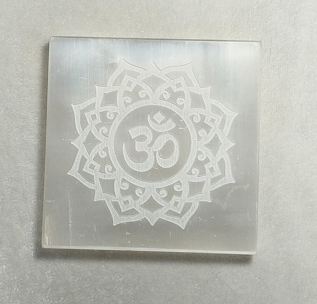 SELENITE CHARGING SQUARE PLATE  OM 17