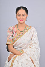 Load image into Gallery viewer, 20.46/GM ONE LAYER EMERALD BEADS MALA WITH EAR RINGS (562)