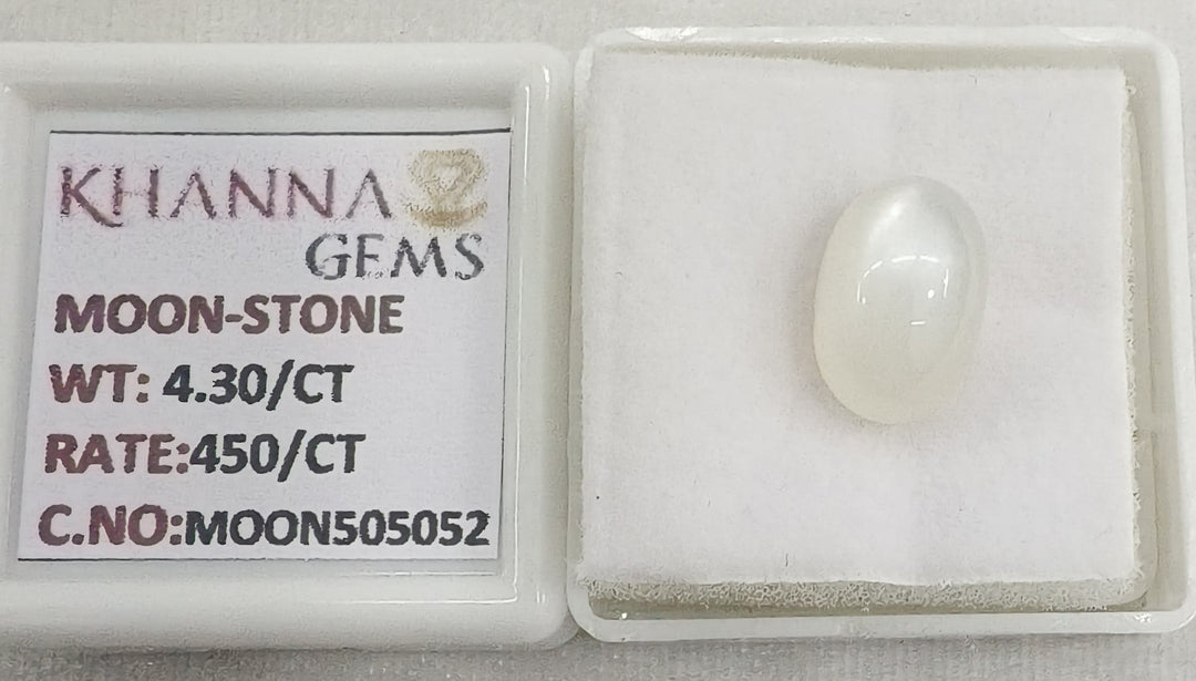 4.30/CT Moon Stone with Govt. Lab Certificate (450)