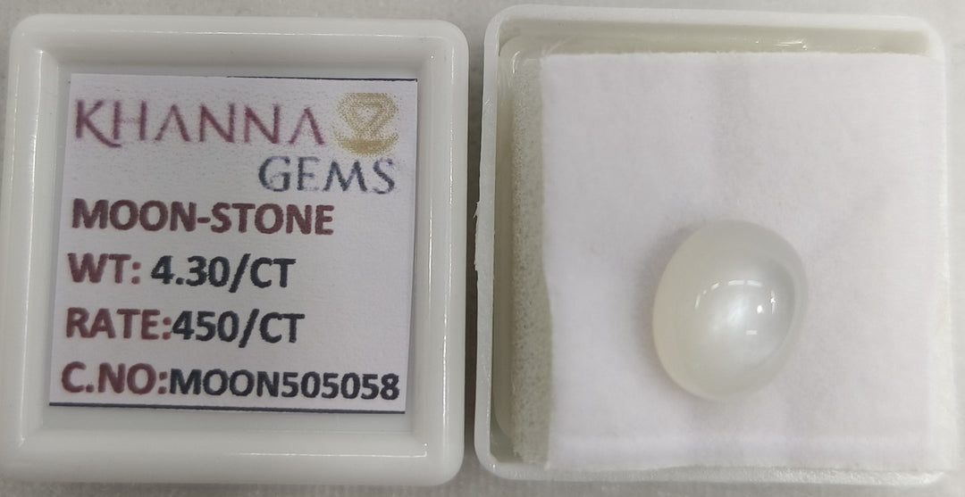 4.30/CT Moon Stone with Govt. Lab Certificate (450)