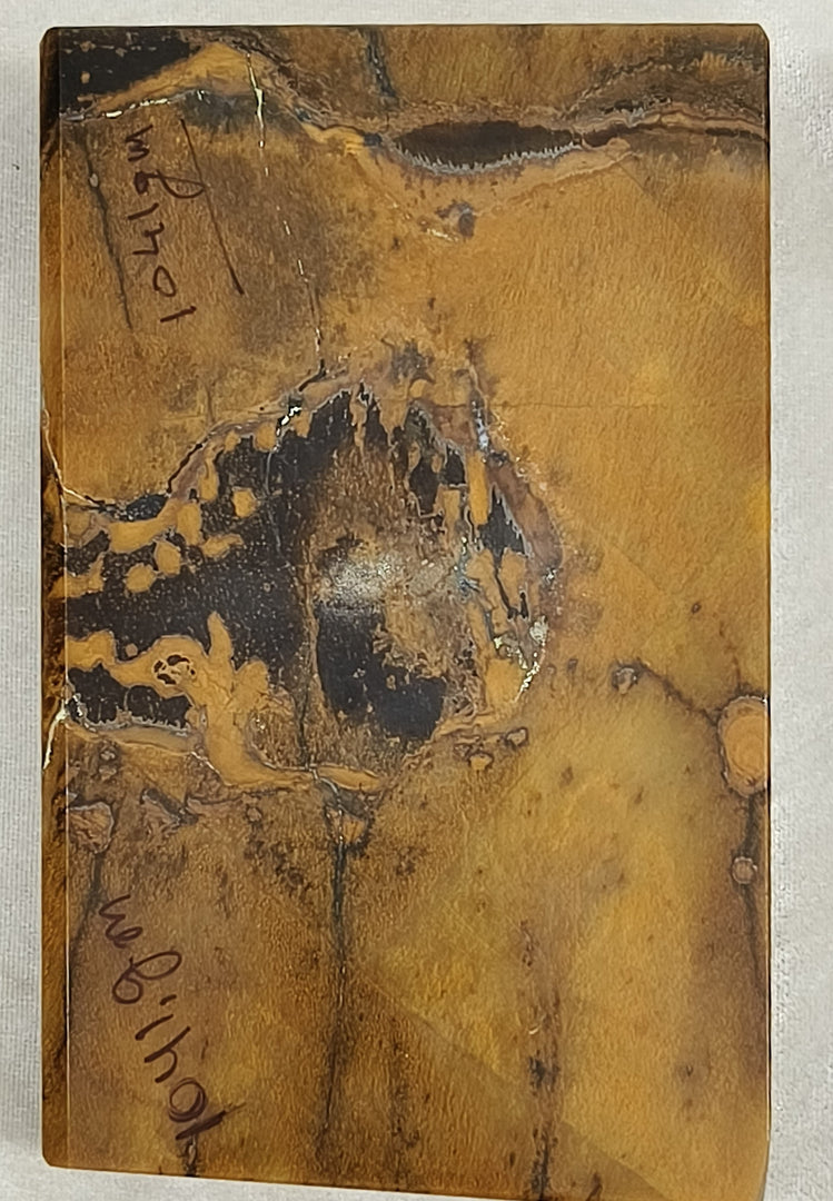 1041.00/GM  NATURAL TIGER EYE BRICK