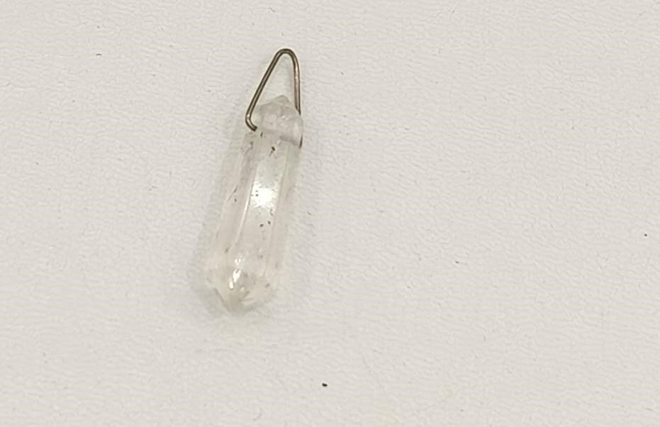 3.90/GM WHITE QUARTZ SILVER PENDANT (525)