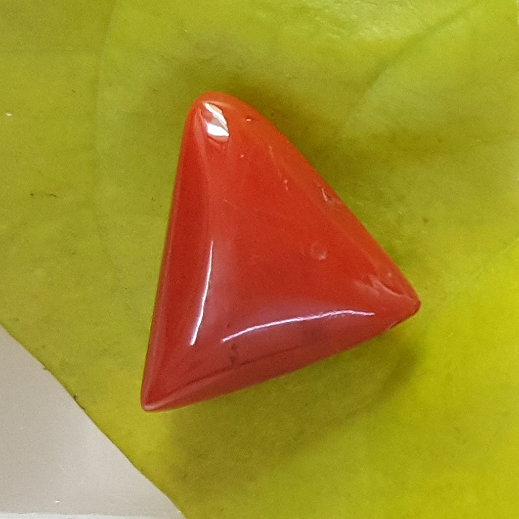 5.22 Ratti Natural Italian Triangular Moonga-(1054)