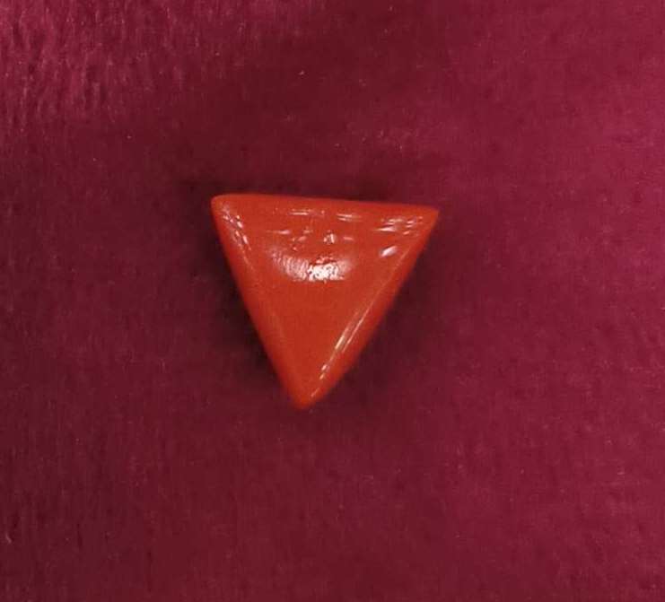 4.73/CT Natural Triangular Red Coral-1054